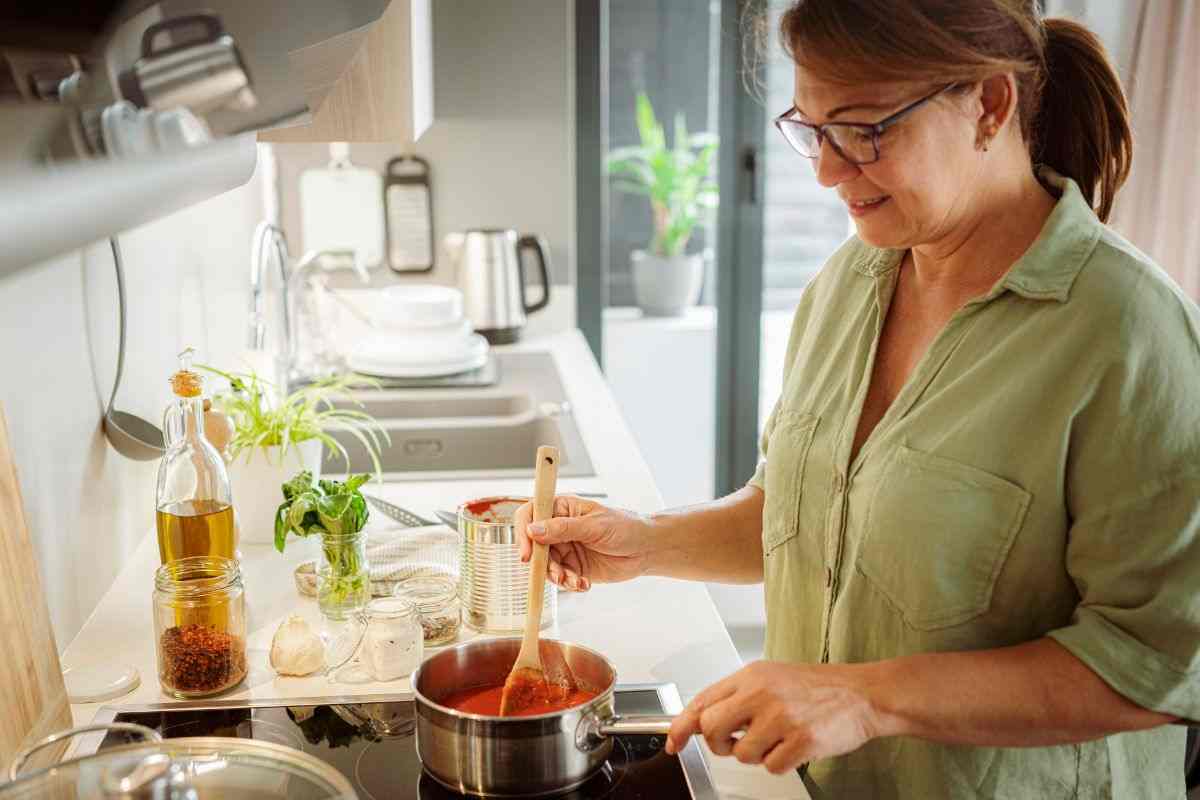 Se hai abbondato con il sale, non buttarlo: il trucco geniale per evitare sprechi in cucina