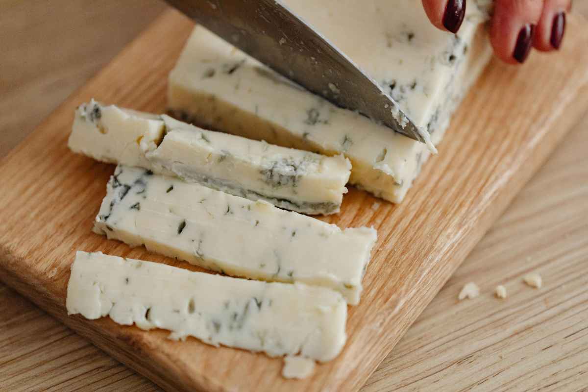 Gorgonzola, hai sempre sbagliato su di lui: è perfetto per gli intolleranti al lattosio e amico della dieta