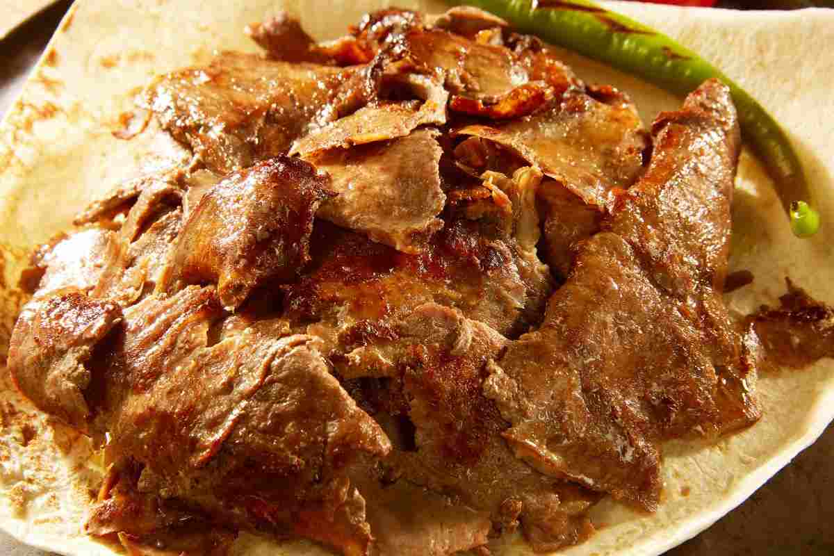 Sembra kebab ma non c’è proprio carne: questa ricetta conquista anche te se non sei vegetariano