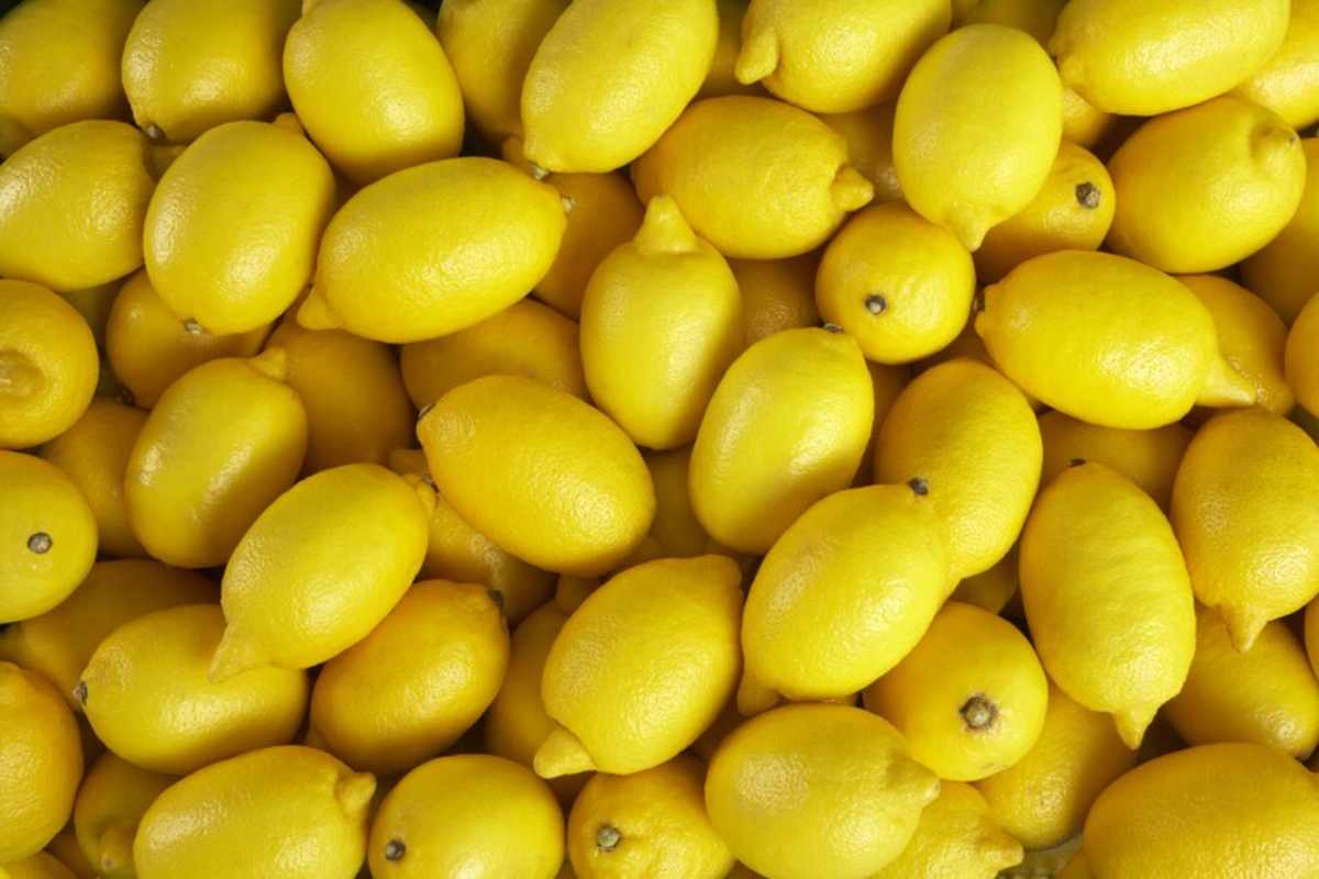 Non buttare le retine per i limoni nella spazzatura: ti serviranno tanto in casa