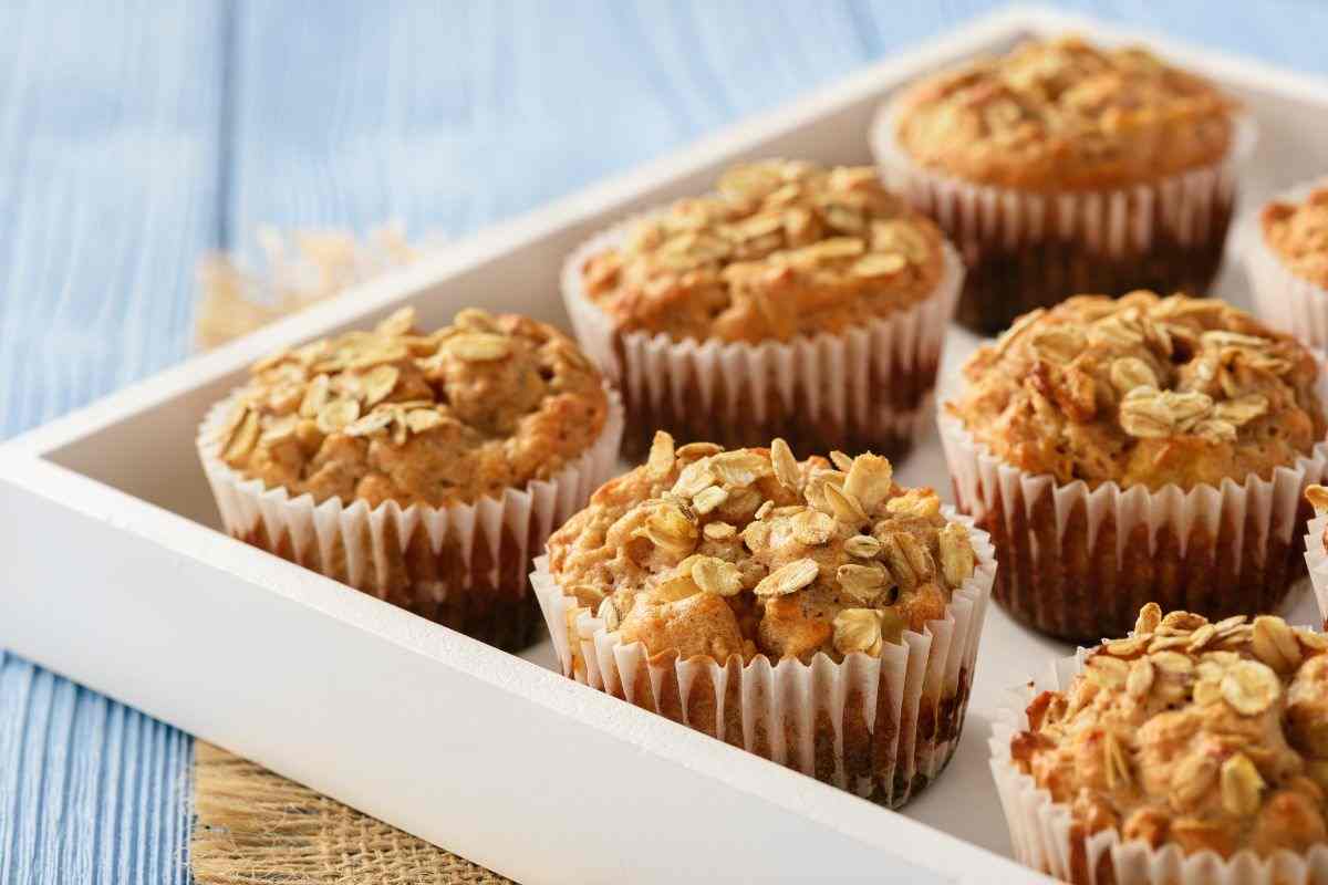 Questi muffin li ho fatti senza uova e zucchero, ma sono dolci e morbidi: scopri la ricetta healthy che ti conquista