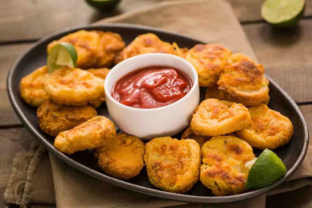 Assaggia questi nuggets di pollo e ti sembrerà di stare in un fast food americano: il segreto per renderle croccanti