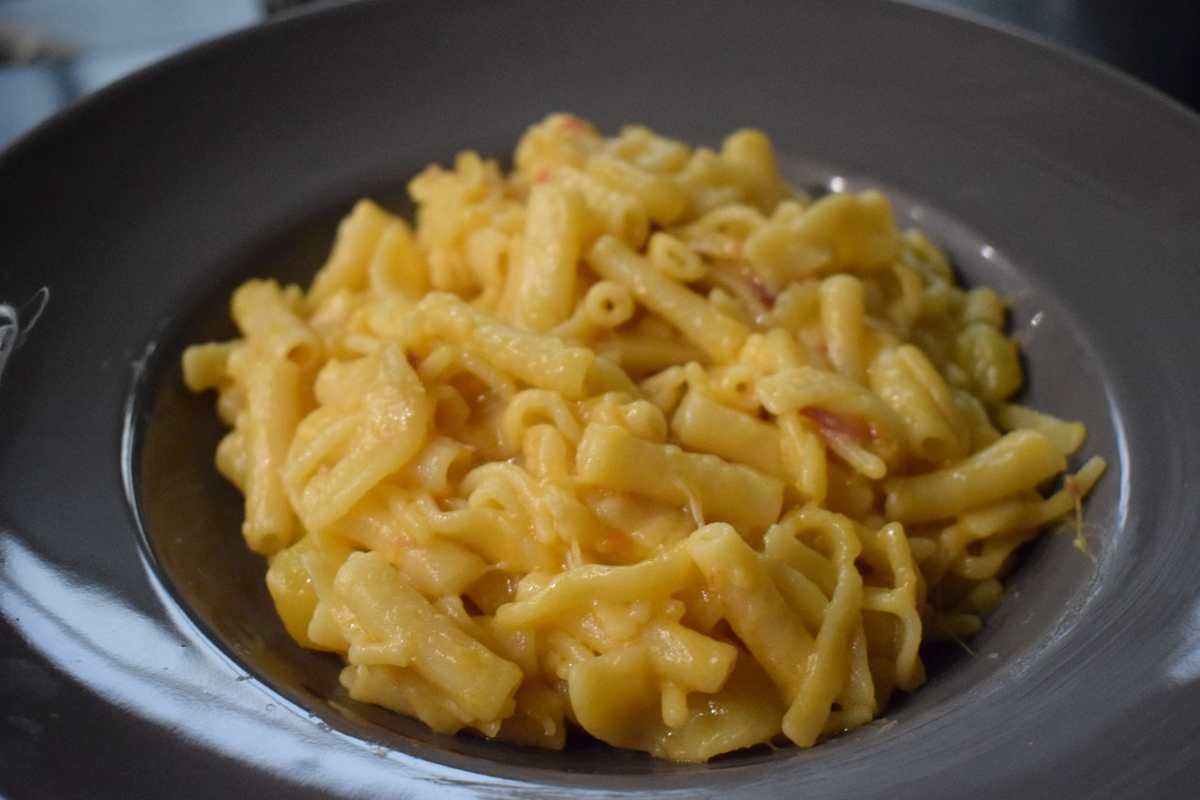 pasta cremosa con verdure