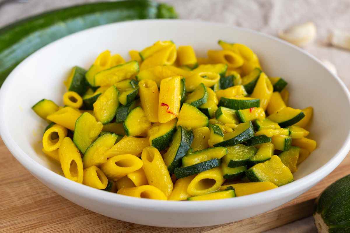 ricetta pasta zucchine e speck