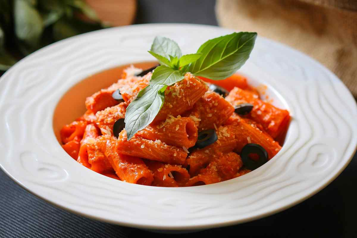 Tra pesticidi, piombo e micotossine non se ne salva quasi nessuna: le marche di polpa di pomodoro analizzate, 3 sono famosissime