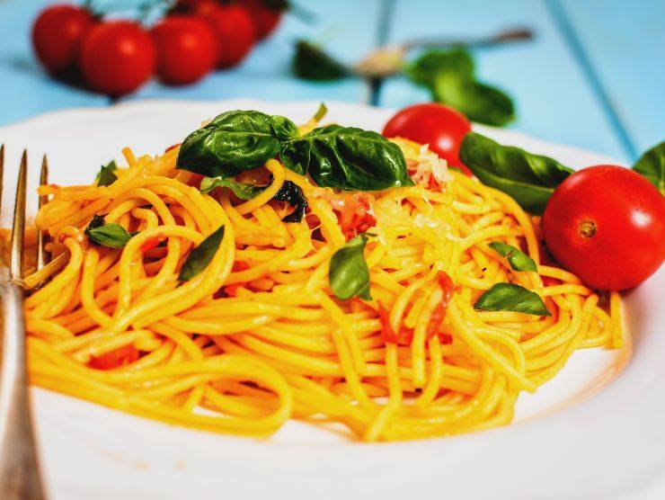 ricetta spaghetti pomodoro cremosi