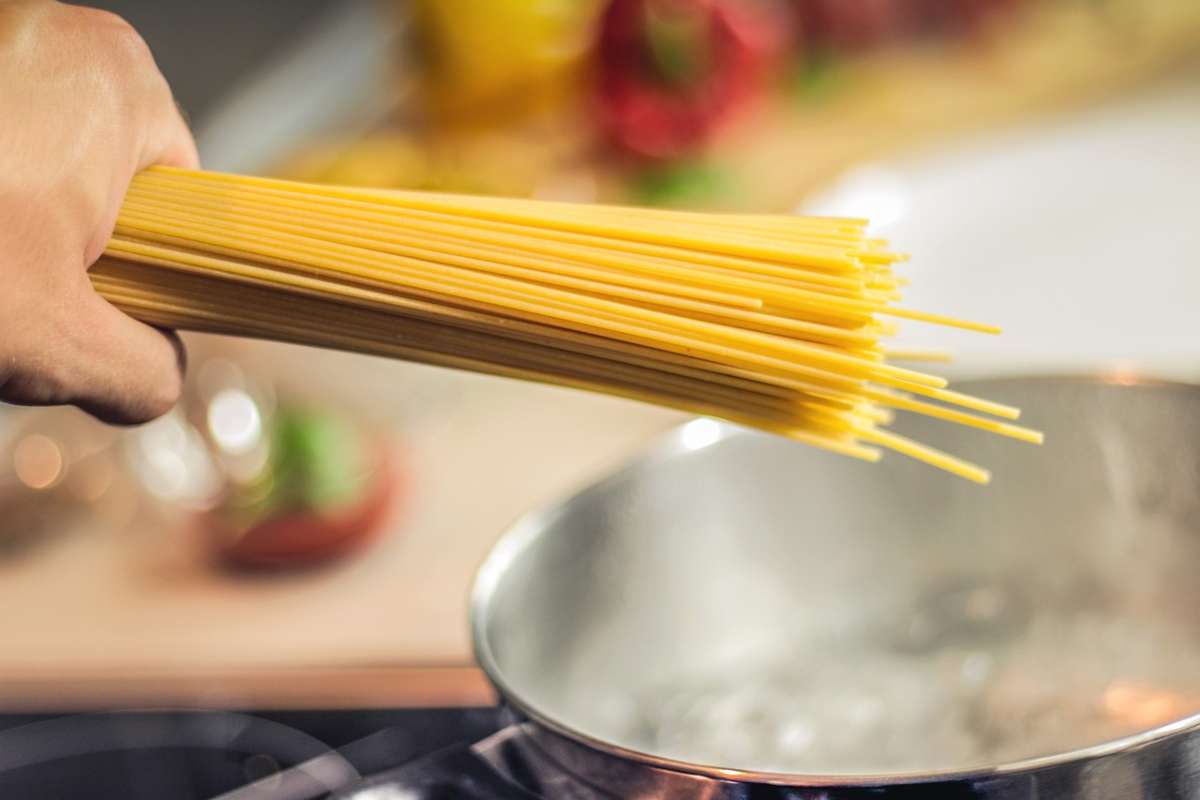 Cuocere la pasta col sale fino è possibile? C’è una cosa a cui devi prestare attenzione