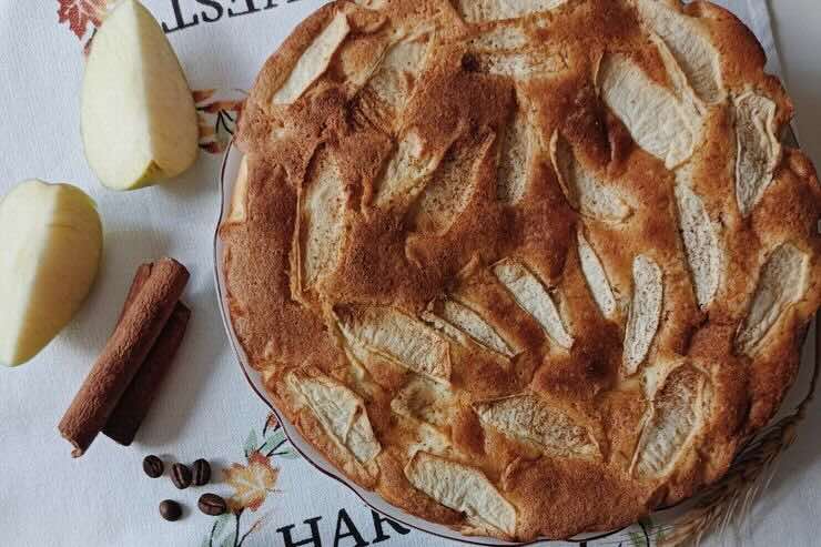 La ricetta della torta di mele leggera 