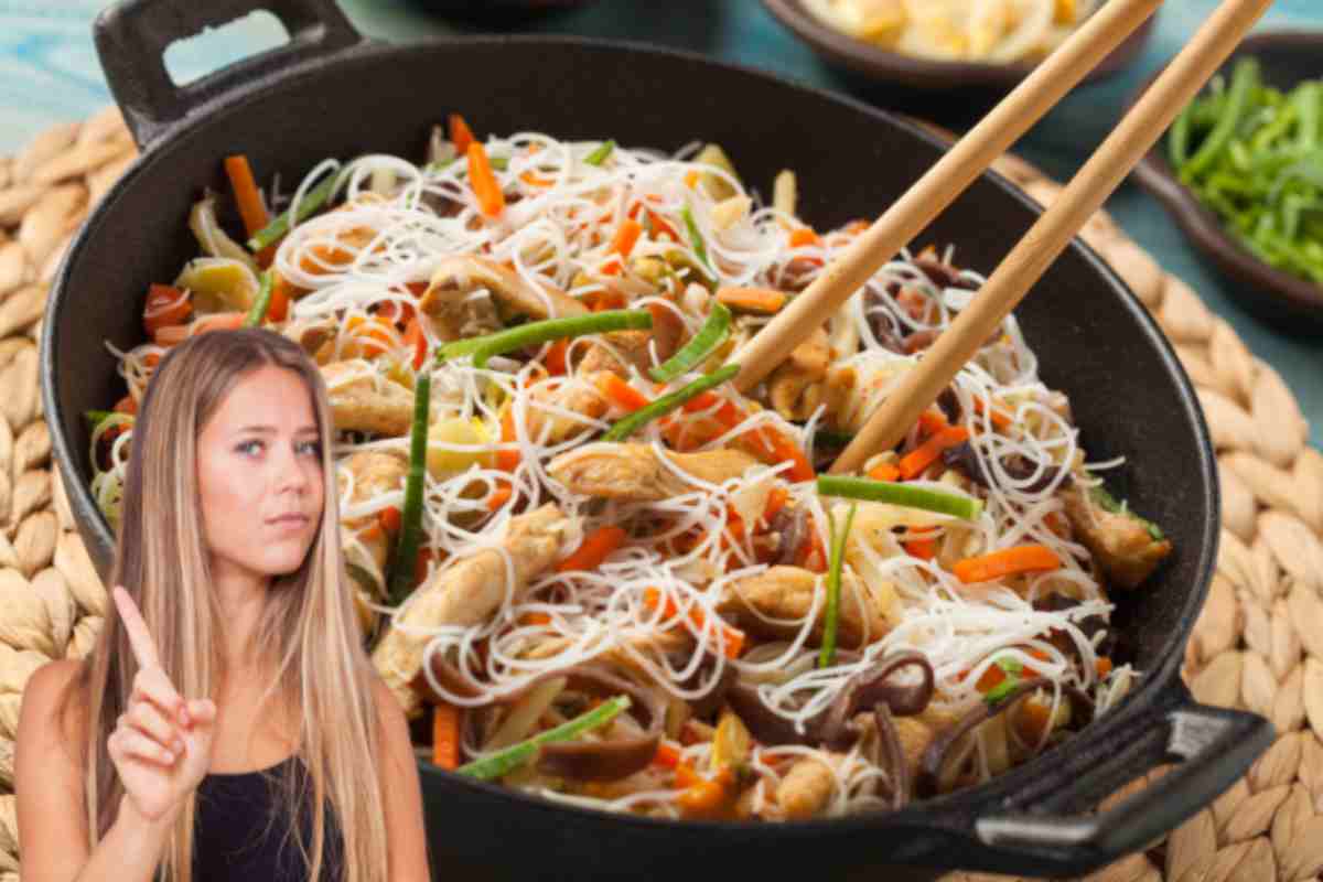 Wok, in pochi sanno per cosa si usa davvero: 5 cibi che non dovrebbero entrarci