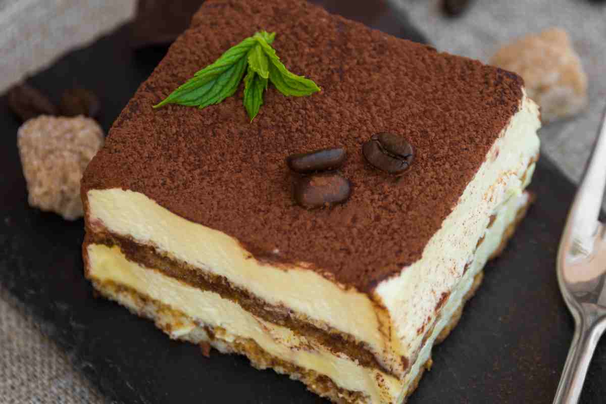 tiramisù senza uova con biscotti e nutella