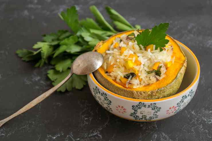 Riso basmati dentro la zucca al forno 