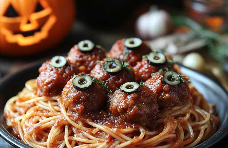 Spaghetti con polpette a forma di occhi