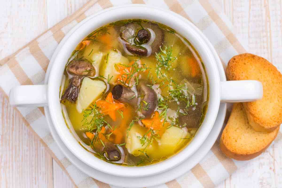 ricetta brodo di funghi