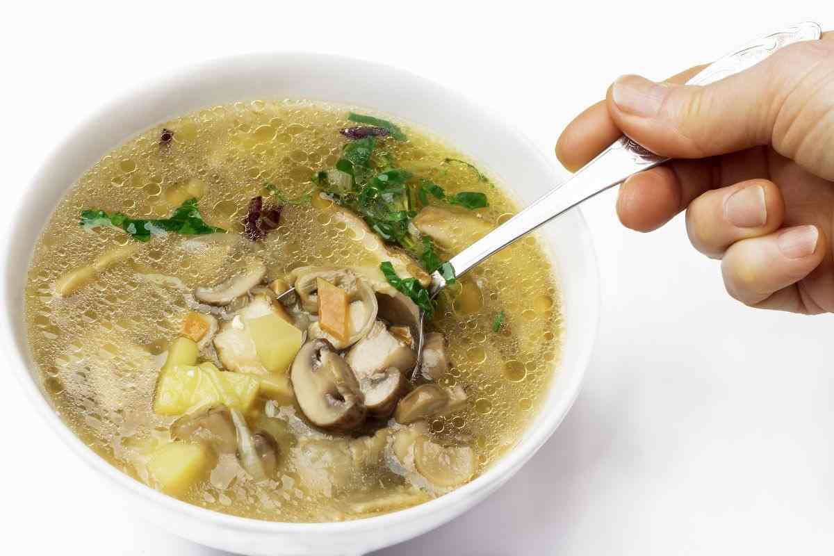 ricetta brodo di funghi