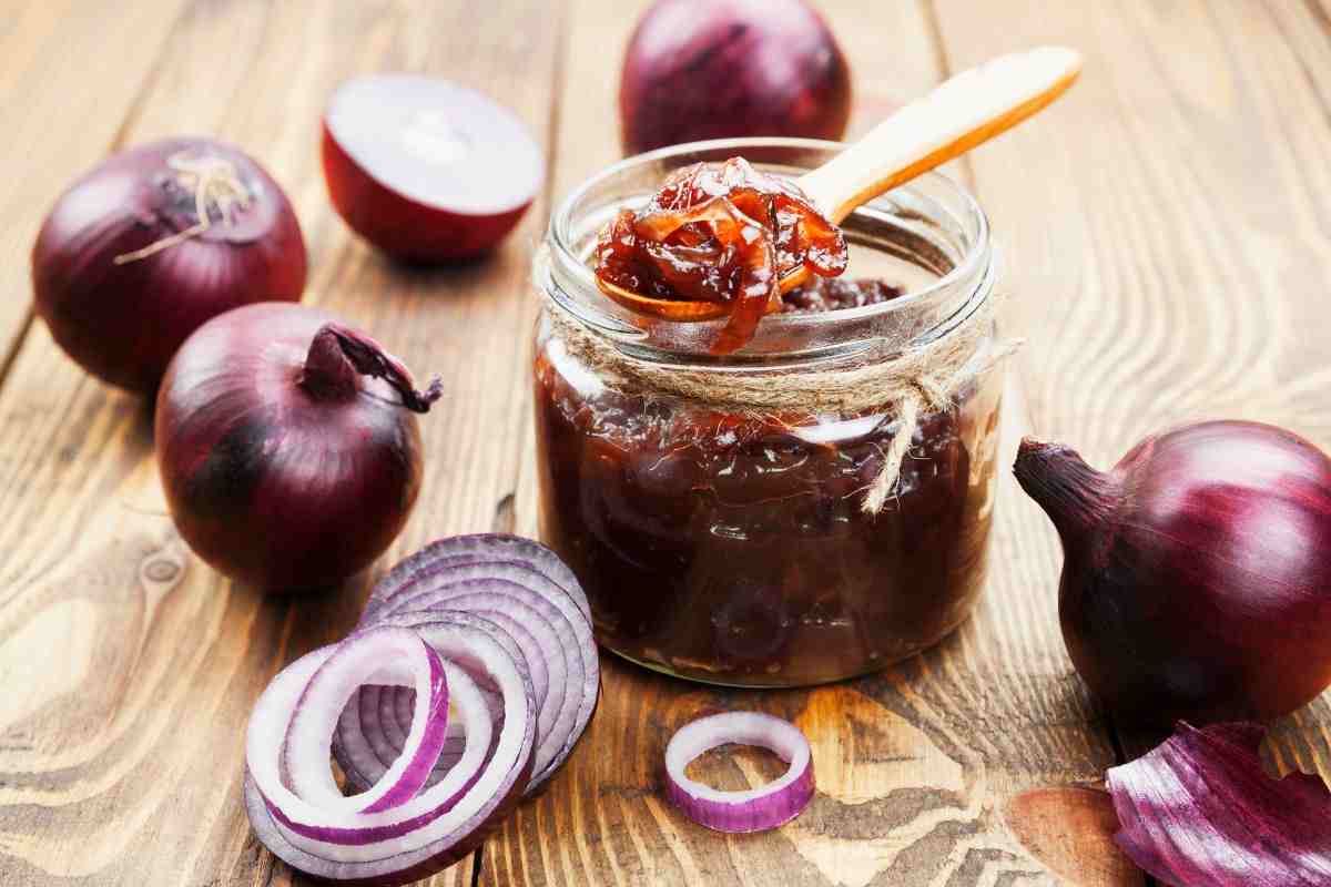 Mamma che cremose queste cipolle caramellate, sembrano una marmellata: provale con la carne, deliziose