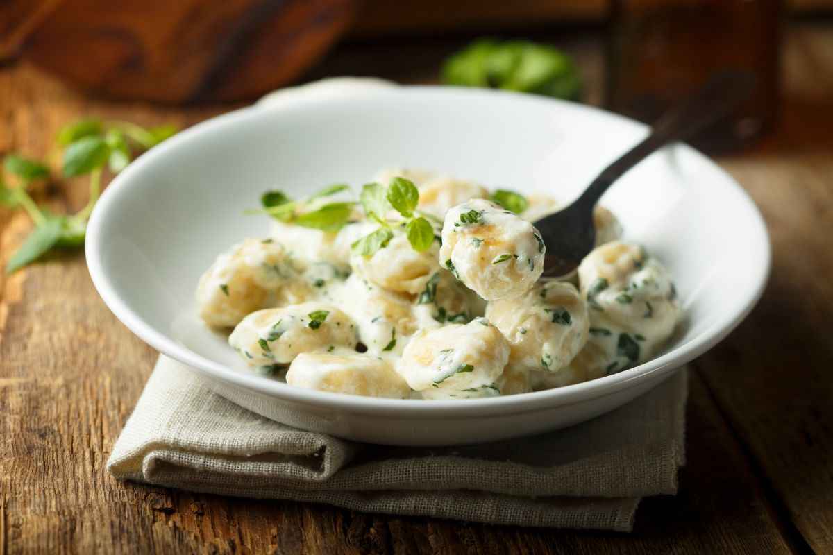 Sono proprio golosi questi gnocchi, li ho fatti con pistacchio e philadelphia: mamma che crema