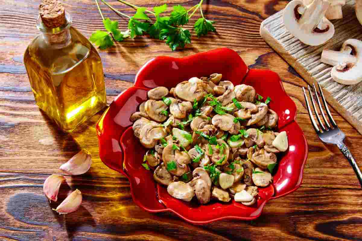 come preparare i funghi sott'olio