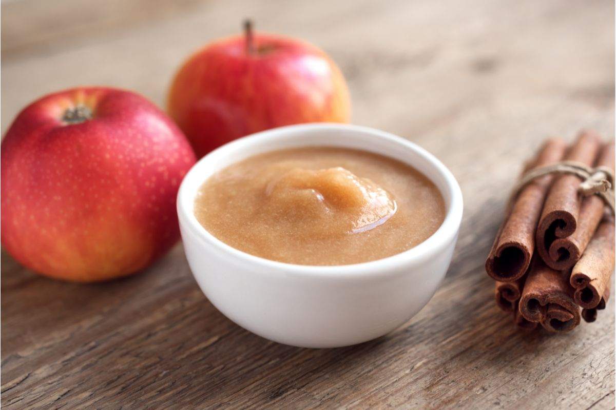 La purea di mele con la cannella non è un semplice dessert