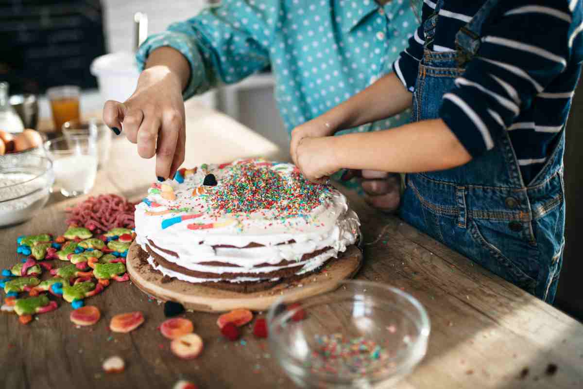 Il metodo più semplice per decorare la torta