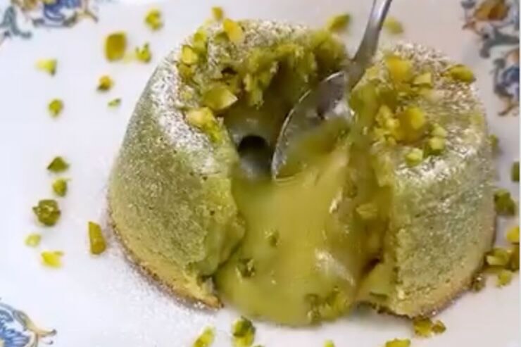 Come si preparano i tortini cuore caldo al pistacchio