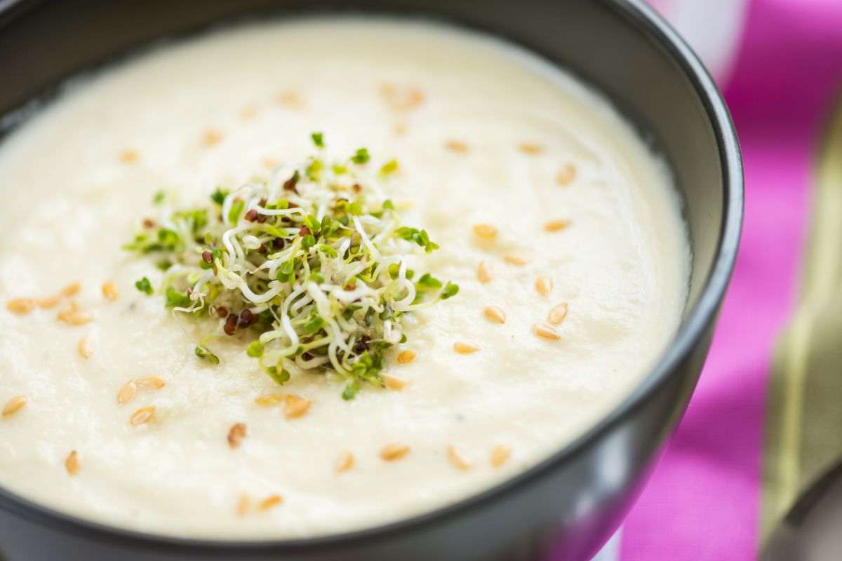 Altro che di zucchine, la vellutata io lo faccio porri e parmigiano: mi viene sempre una meraviglia