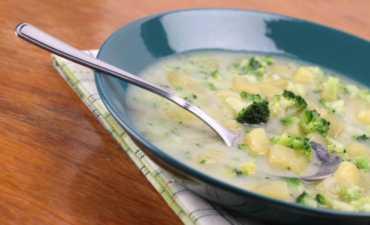 zuppa di patate e broccoli