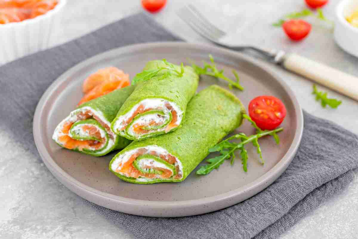 Crepes di spinaci con salmone e Philadelphia