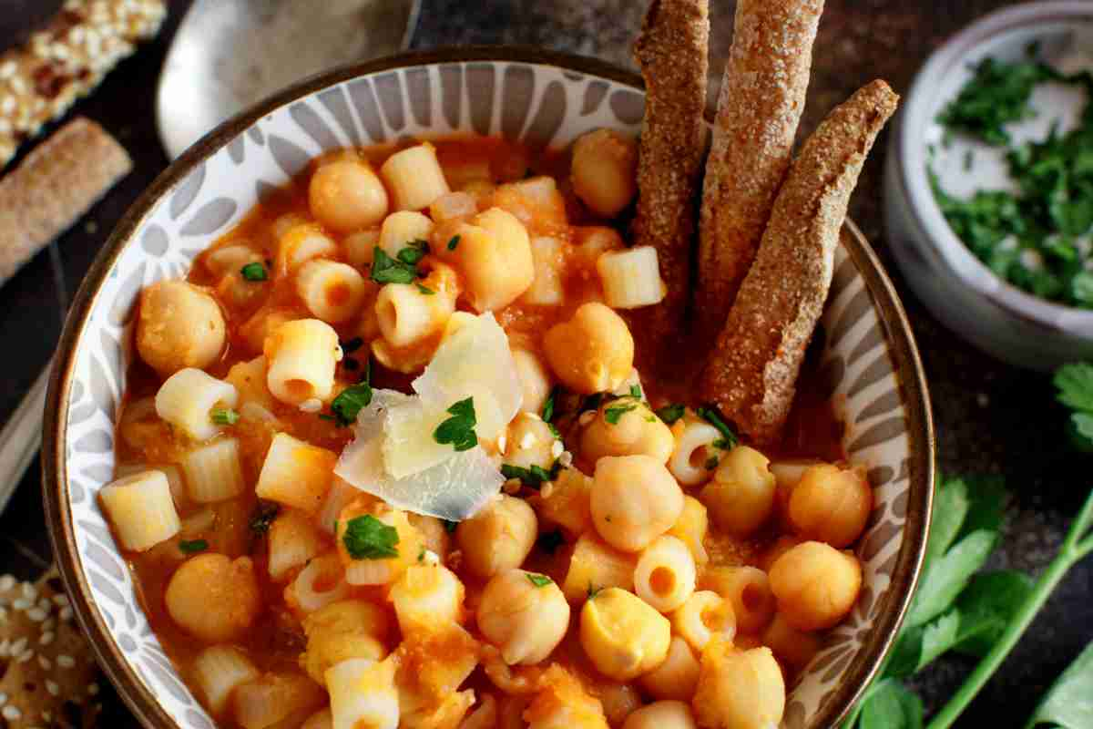 Pasta e ceci alla toscana in un piatto