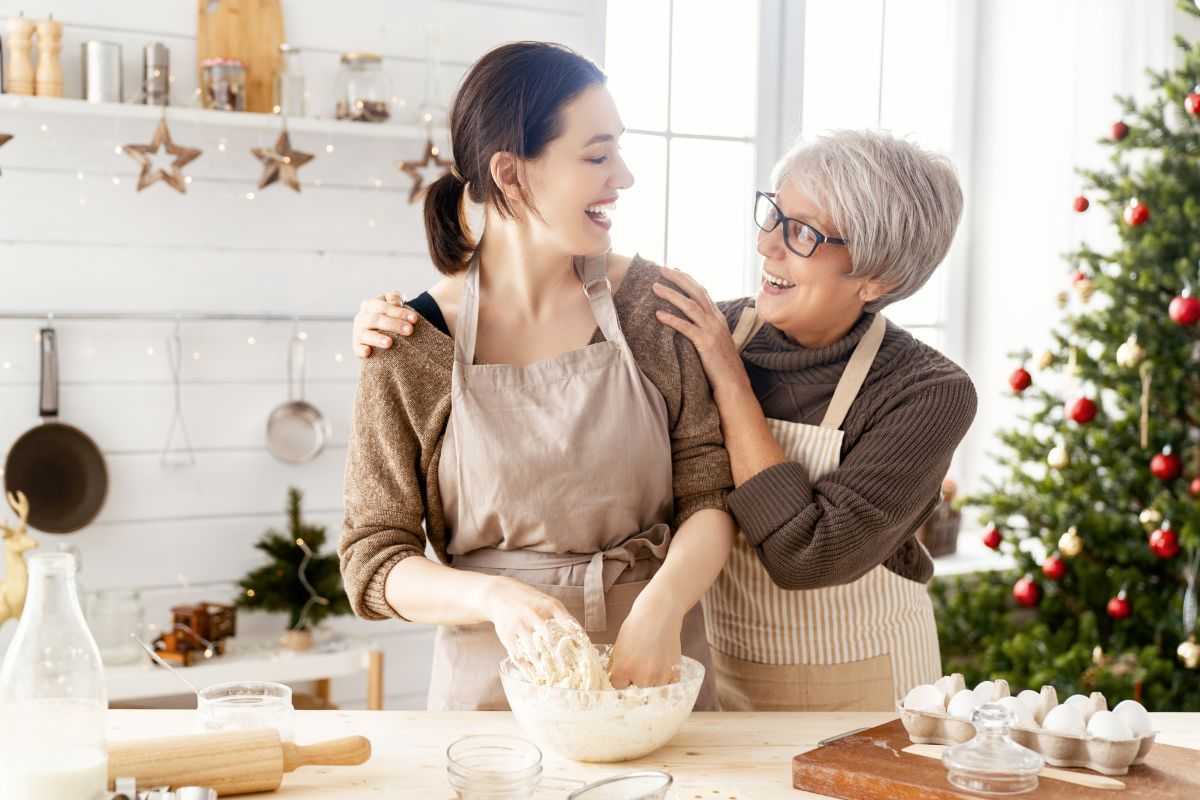 donne in cucina