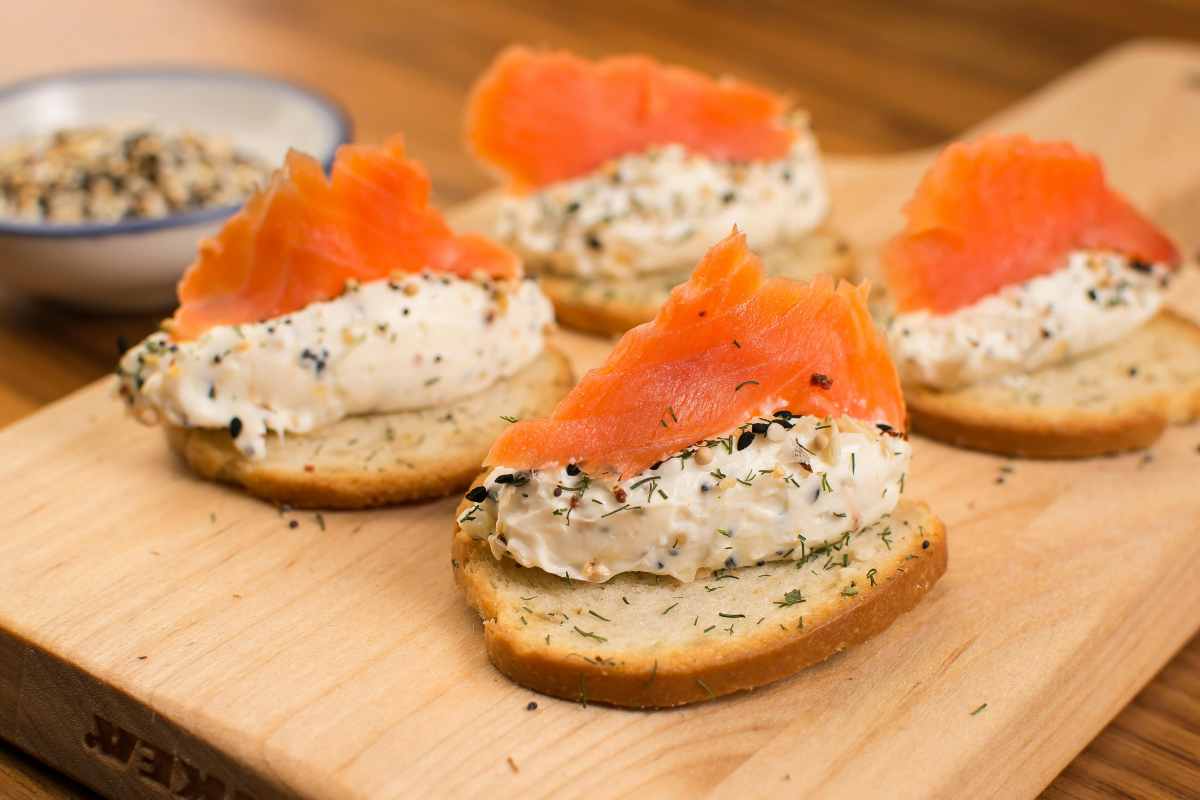 tartine con salmone affumicato