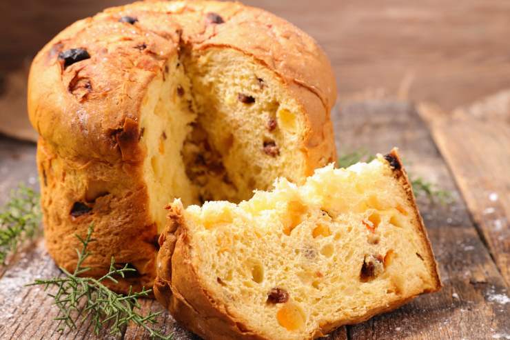 panettone tagliato