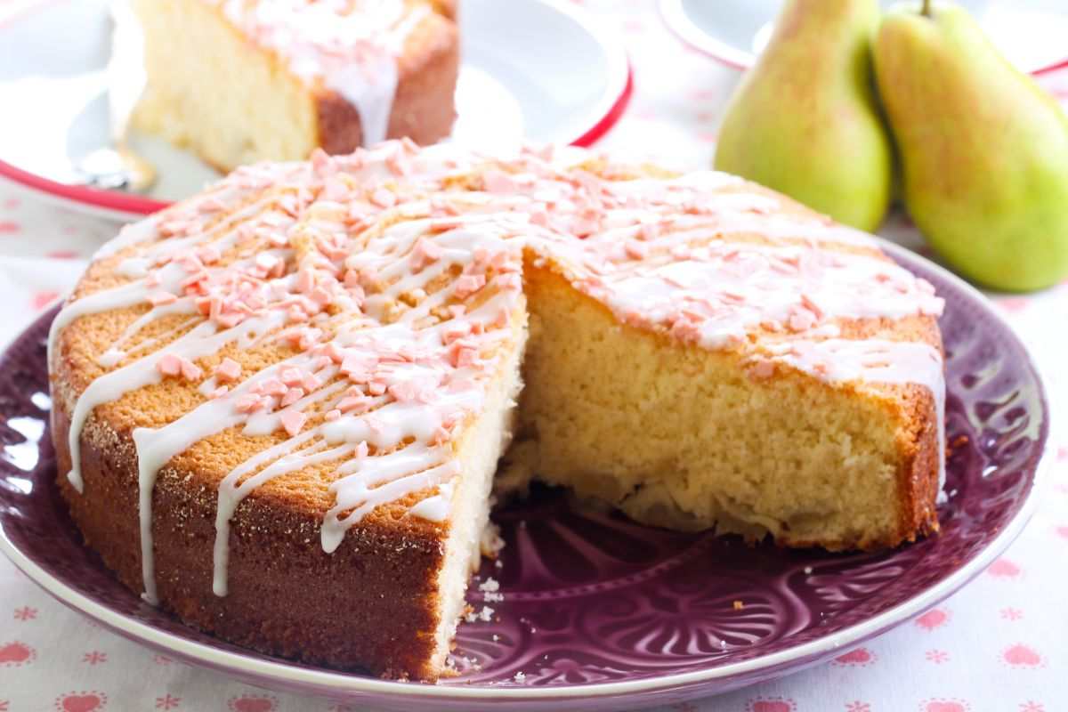 Soffice e deliziosa, la torta con pere e mascarpone la vorrai mangiare ogni settimana