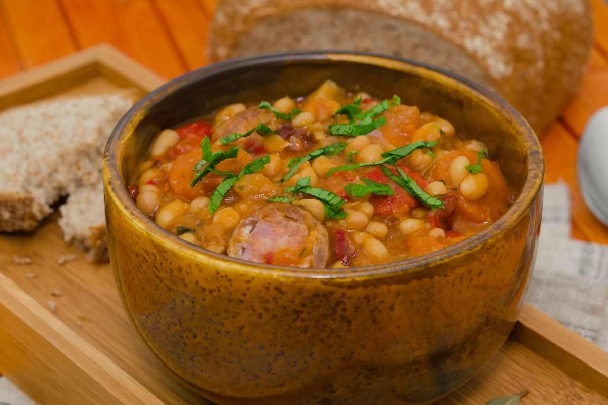 zuppa di fagioli con salsiccia