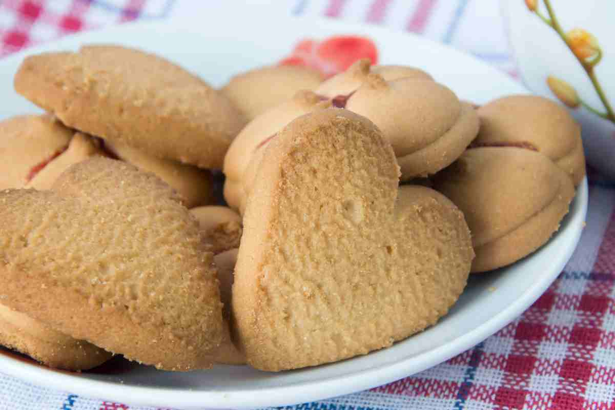 Biscotti di pasta frolla a forma di cuore