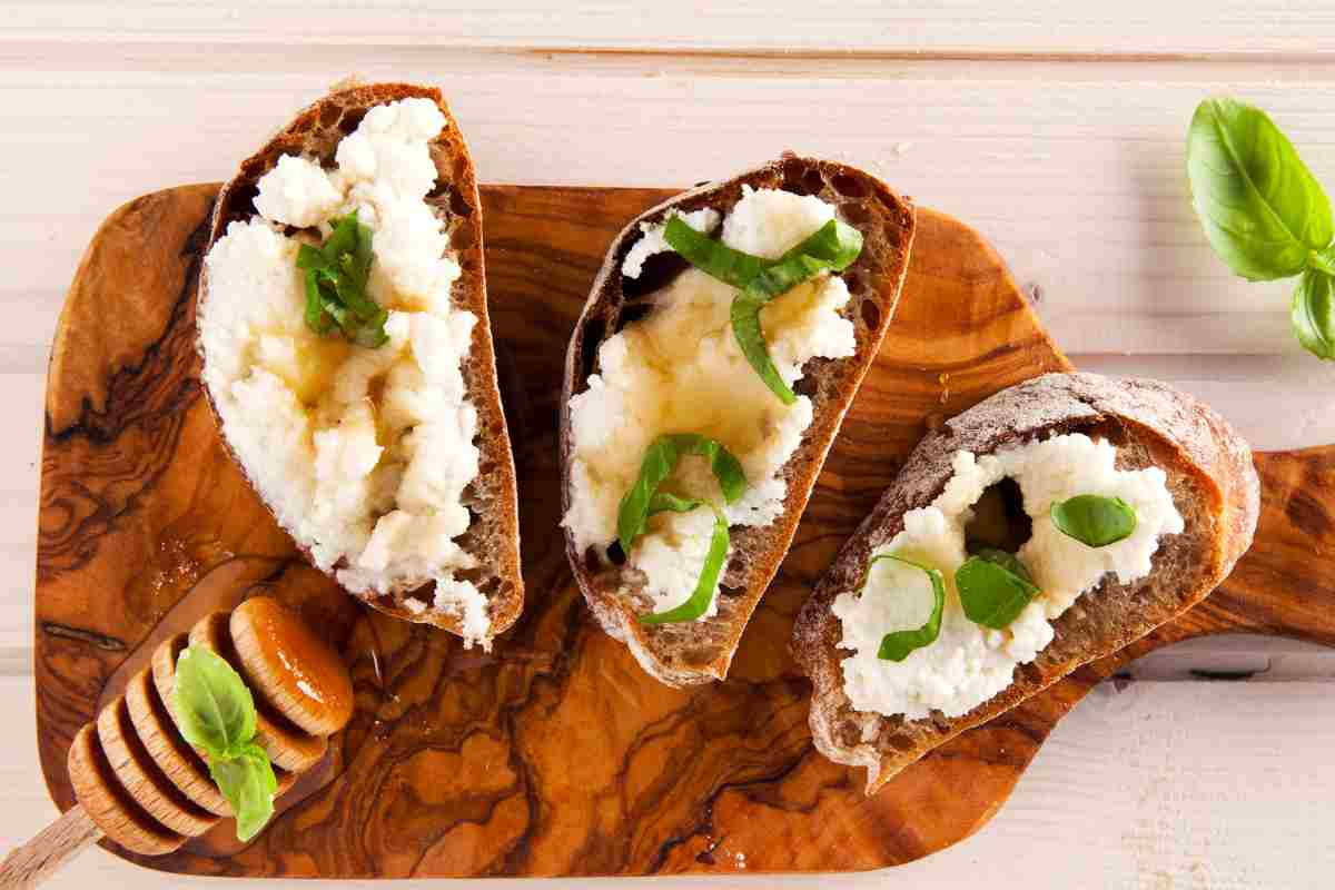 Bruschetta ricotta e miele