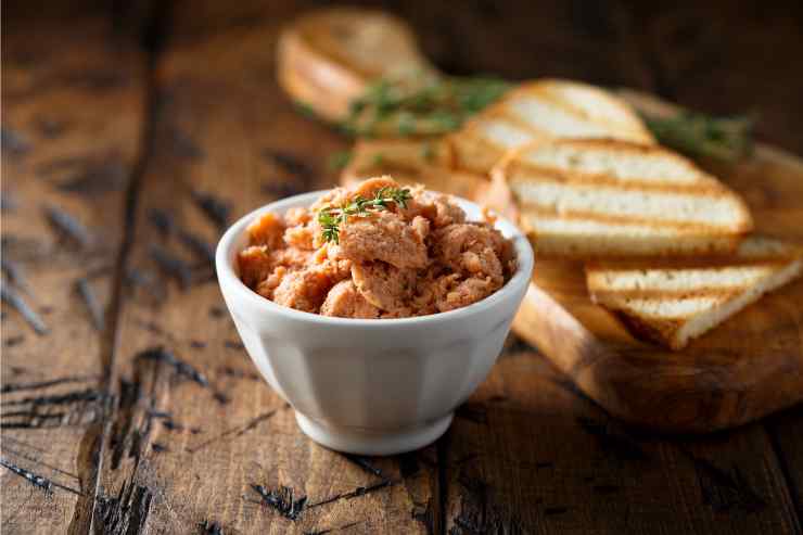 Crema di salmone per crostini