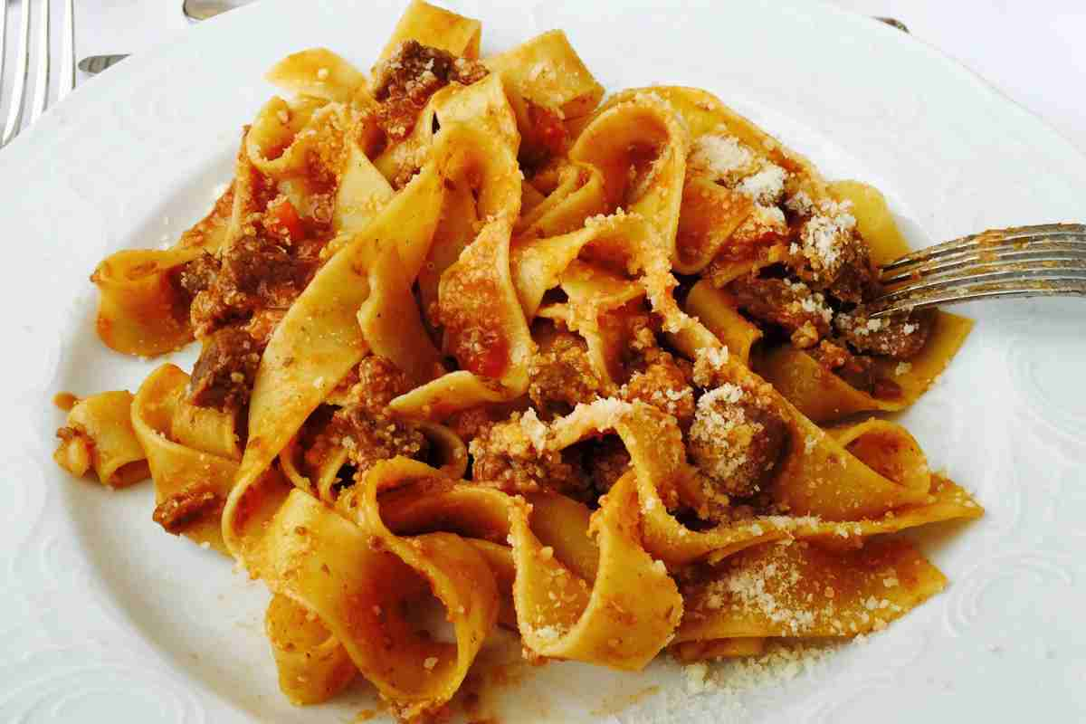 Pappardelle al ragù napoletano