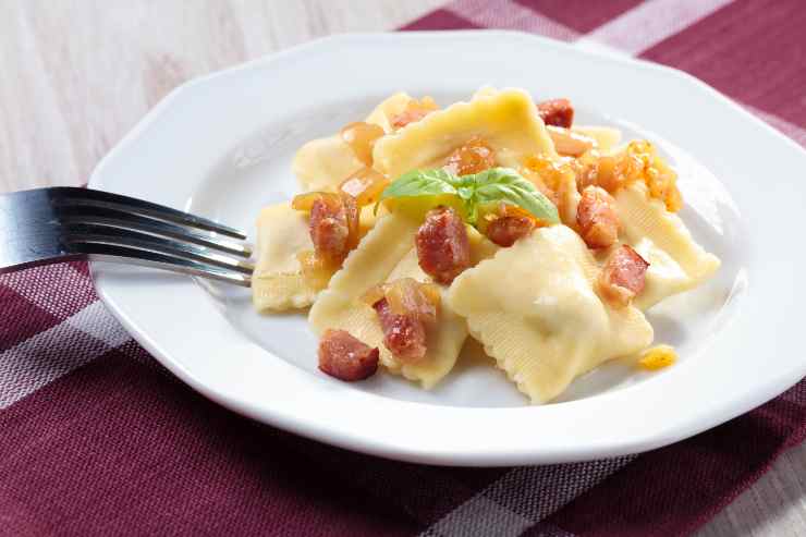 Ravioli alla gricia con guanciale