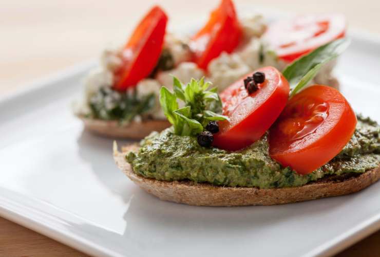 bruschette al pesto