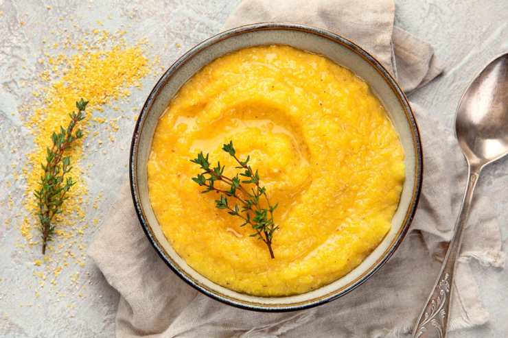 polenta in una ciotola