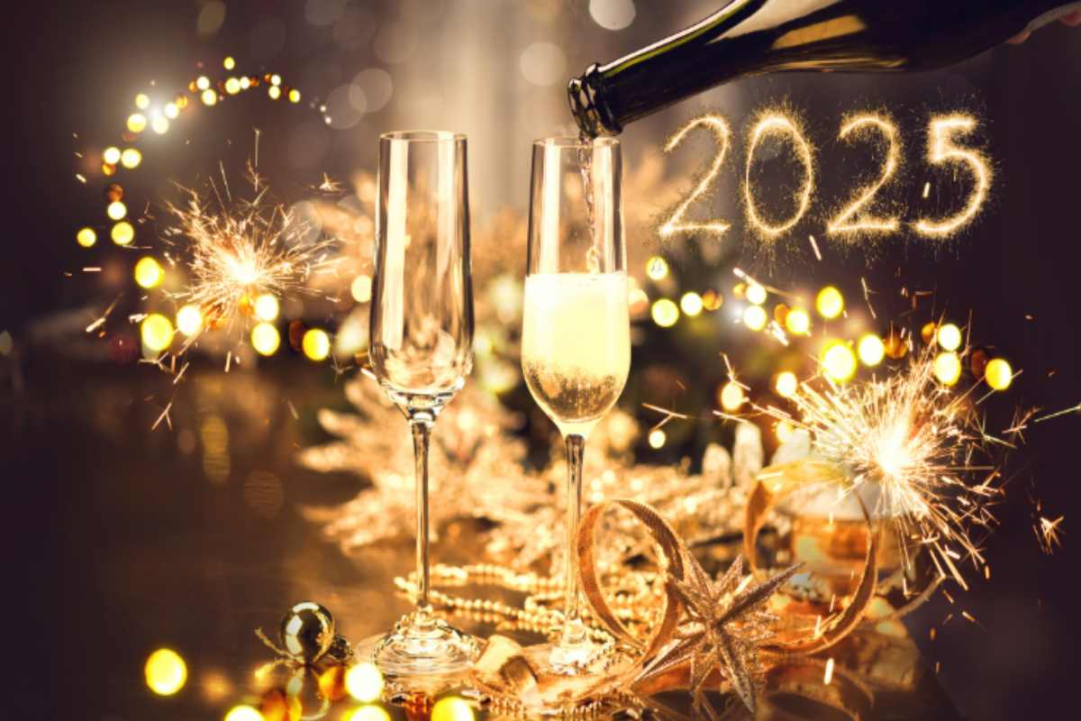 Quali spumanti scegliere per il Capodanno 2025, guida all’acquisto: i migliori su cui puntare