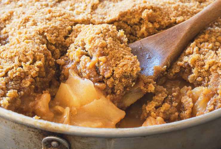 crumble di panettone con mele