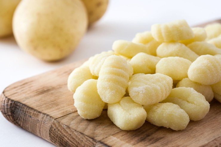 gnocchi su tagliere