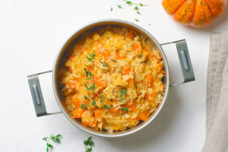 tegame con risotto zucca e gamberetti