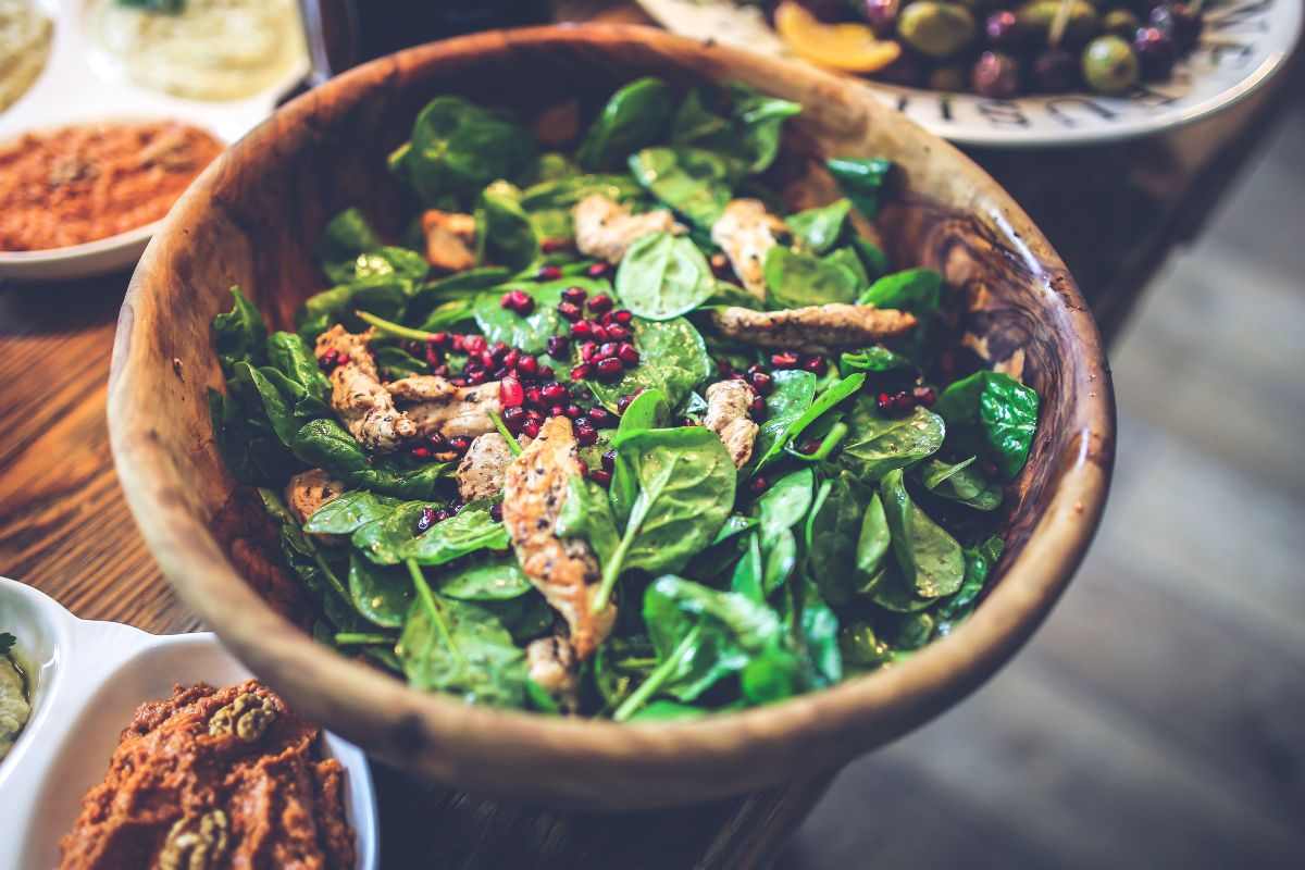 insalata con valeriana e pollo