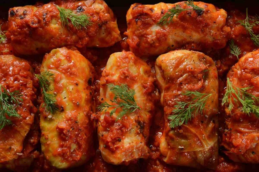 pirofila con involtini di verza al sugo