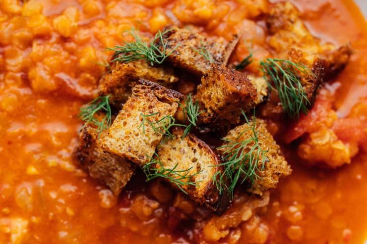 lenticchie con crostini di pane