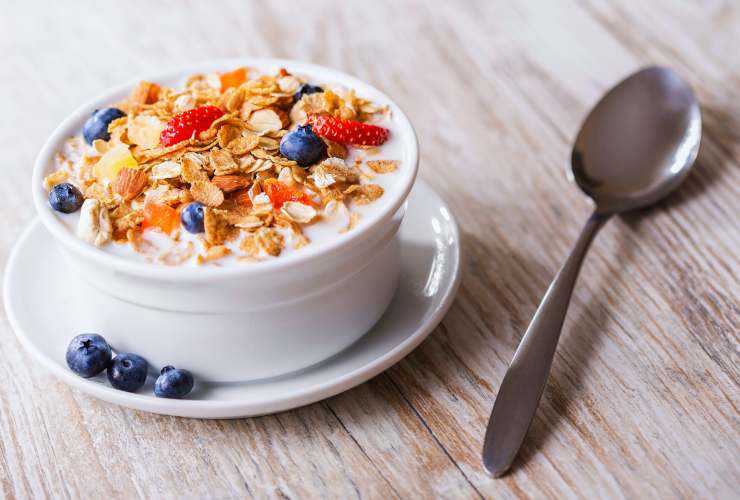 muesli e yogurt