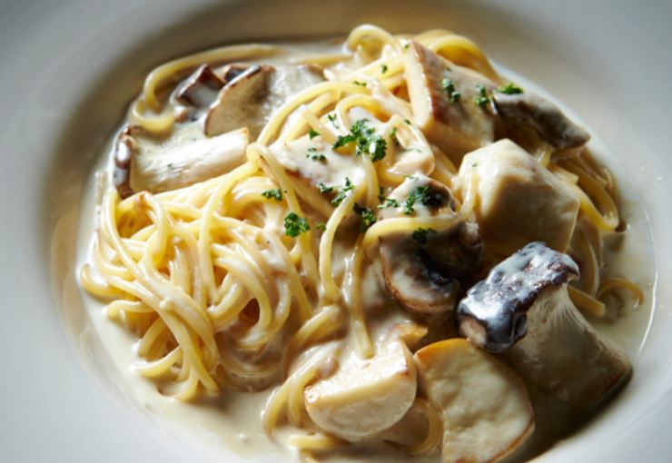 Pasta condita con funghi