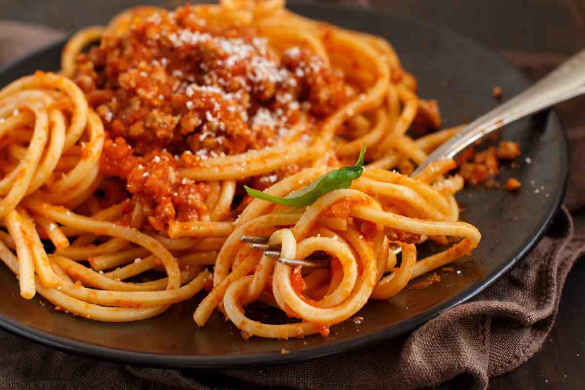 spaghetti al sugo di carne macinata